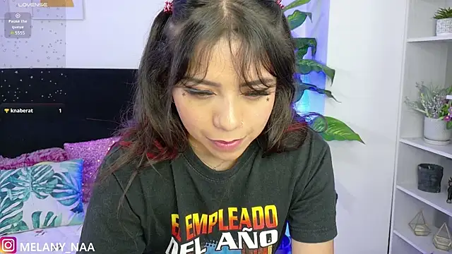 melany naa online show from November 22, 2025, 2:32 am