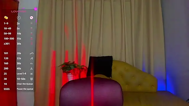 Snapshot of StarMilf chatting on February 25, 2025, 12:34 pm StarMilf online show from February 25, 2025, 12:34 pm