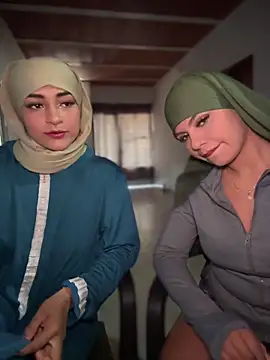 lalilamassu1 online show from September 30, 2025, 9:42 pm