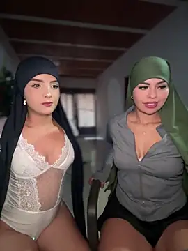 lalilamassu1 online show from December 19, 2025, 9:33 pm