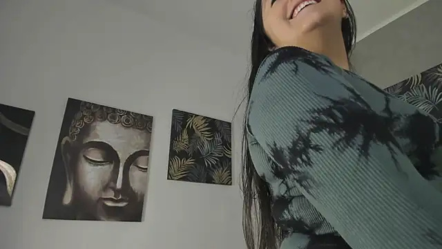 Kathia Morelli online show from April 7, 2026, 11:43 am