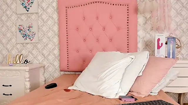 Snapshot of Sara__Williams chatting on January 17, 2025, 6:47 am Sara Williams online show from January 17, 2025, 6:47 am