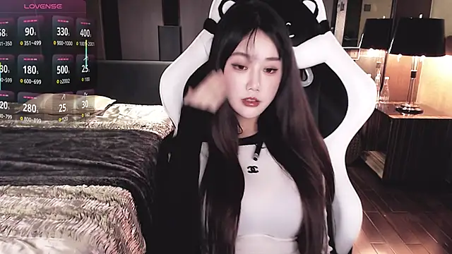 Snapshot of Cartier-__Daji- chatting on October 26, 2025, 1:06 pm Cartier-  Daji- online show from October 26, 2025, 1:06 pm