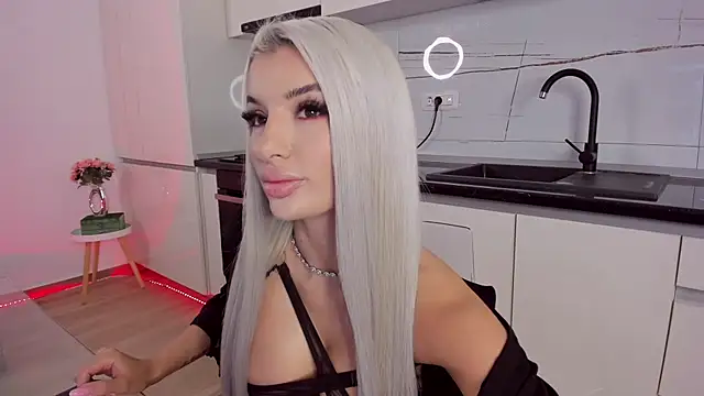 Snapshot of CelyneMay chatting on October 12, 2025, 3:22 pm CelyneMay online show from October 12, 2025, 3:22 pm