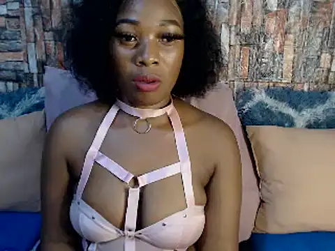 Snapshot of Foxy_African chatting on March 7, 2025, 3:18 pm Foxy African online show from March 7, 2025, 3:18 pm