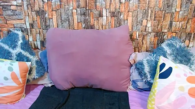 Snapshot of Foxy_African chatting on November 27, 2025, 2:24 am Foxy African online show from November 27, 2025, 2:24 am