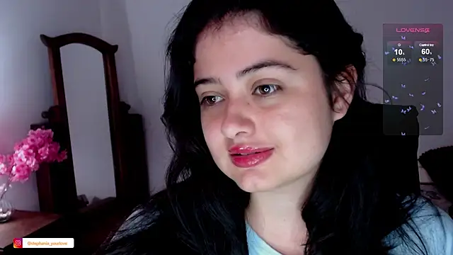 Stephania 18 online show from November 28, 2025, 2:53 pm