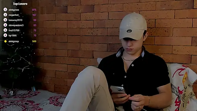 Snapshot of Ares_Dickson chatting on December 15, 2024, 7:13 am Ares Dickson online show from December 15, 2024, 7:13 am