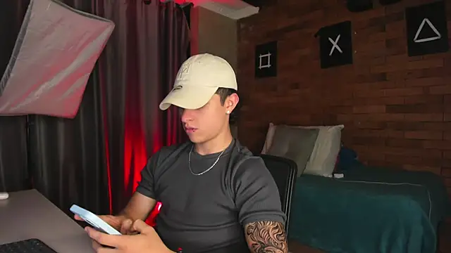 Snapshot of Ares_Dickson chatting on February 16, 2025, 6:32 am Ares Dickson online show from February 16, 2025, 6:32 am