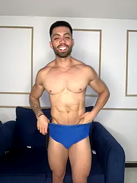 Mackenzzie 777  online show from October 24, 2025, 11:01 pm