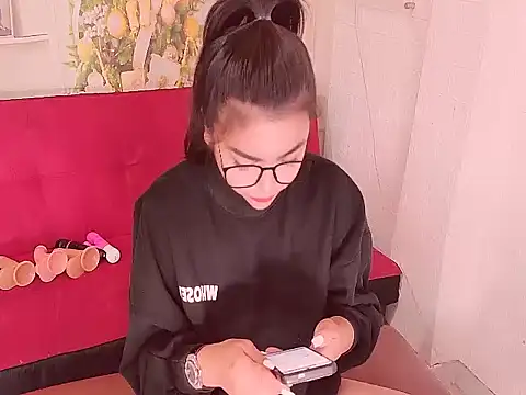 Snapshot of SexualStruggle chatting on December 16, 2025, 8:30 am SexualStruggle online show from December 16, 2025, 8:30 am