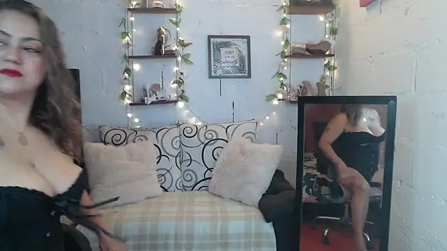 Snapshot of missrosario_stepmoan chatting on February 10, 2026, 1:26 pm missrosario stepmoan online show from February 10, 2026, 1:26 pm