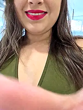 Snapshot of GatitaXD27 chatting on October 3, 2025, 8:55 am GatitaXD27 online show from October 3, 2025, 8:55 am