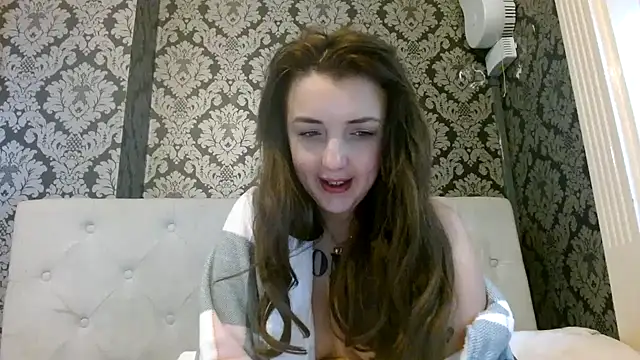 Snapshot of LucyLuxee19 chatting on January 20, 2025, 9:24 am LucyLuxee19 online show from January 20, 2025, 9:24 am
