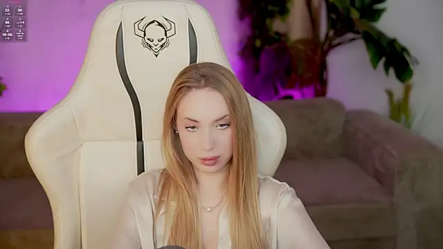 Linda054 online show from October 19, 2025, 11:00 am