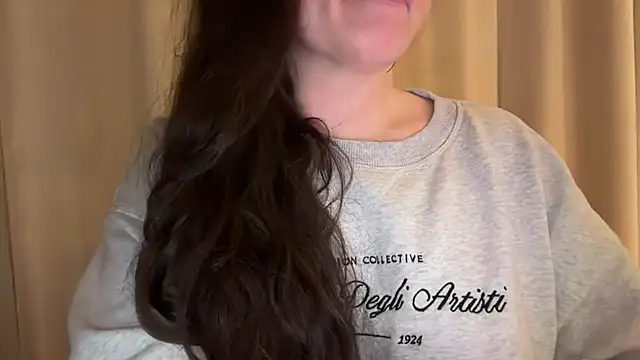 Snapshot of Sandysecret chatting on January 13, 2026, 9:42 pm Sandysecret online show from January 13, 2026, 9:42 pm