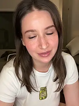 Snapshot of nerdynina chatting on February 7, 2026, 12:36 am nerdynina online show from February 7, 2026, 12:36 am