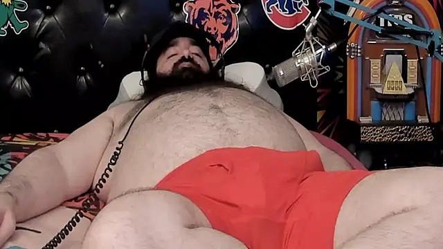 Snapshot of Dominant_BEAR chatting on September 10, 2025, 8:31 pm Dominant BEAR online show from September 10, 2025, 8:31 pm