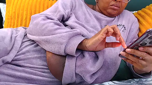 Snapshot of GoddessTitts chatting on November 29, 2025, 11:24 am GoddessTitts online show from November 29, 2025, 11:24 am