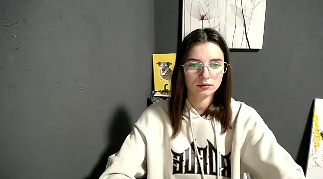 Snapshot of lady_olivia_ chatting on December 10, 2024, 1:33 pm lady olivia online show from December 10, 2024, 1:33 pm