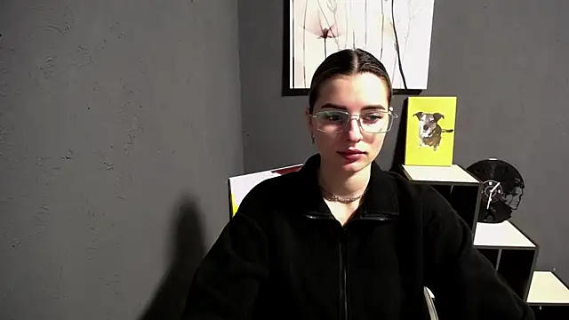 lady olivia  online show from March 31, 2026, 4:29 pm