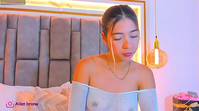 Snapshot of elianabrown chatting on October 28, 2025, 9:50 pm elianabrown online show from October 28, 2025, 9:50 pm