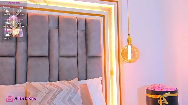 Snapshot of elianabrown chatting on November 15, 2025, 10:48 pm elianabrown online show from November 15, 2025, 10:48 pm