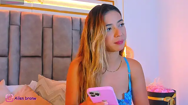 Snapshot of elianabrown chatting on November 25, 2025, 10:54 pm elianabrown online show from November 25, 2025, 10:54 pm