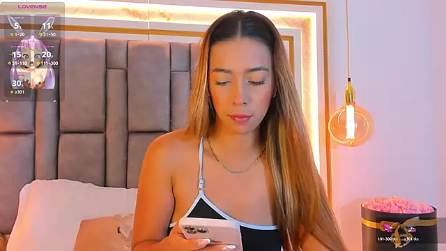 Snapshot of elianabrown chatting on December 16, 2025, 9:42 pm elianabrown online show from December 16, 2025, 9:42 pm