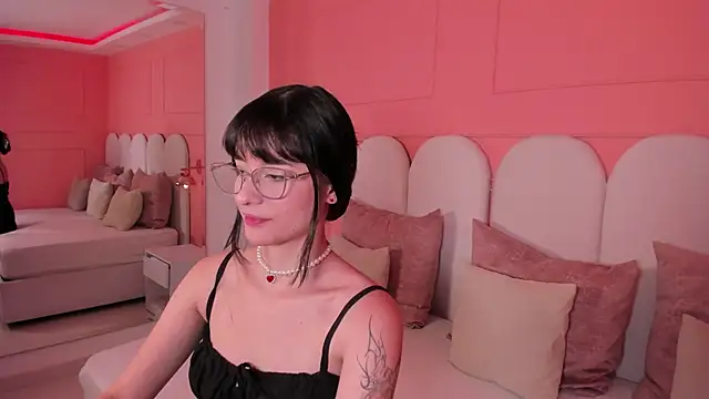 Snapshot of emilly_williams_ chatting on December 26, 2024, 5:08 pm emilly williams online show from December 26, 2024, 5:08 pm