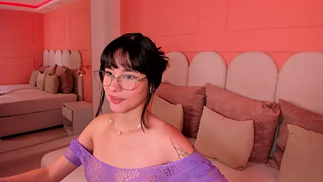 Snapshot of emilly_williams_ chatting on February 17, 2025, 5:10 pm emilly williams online show from February 17, 2025, 5:10 pm