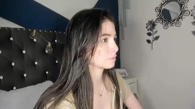 Snapshot of diana_queen_ chatting on May 29, 2026, 3:59 am diana queen online show from May 29, 2026, 3:59 am
