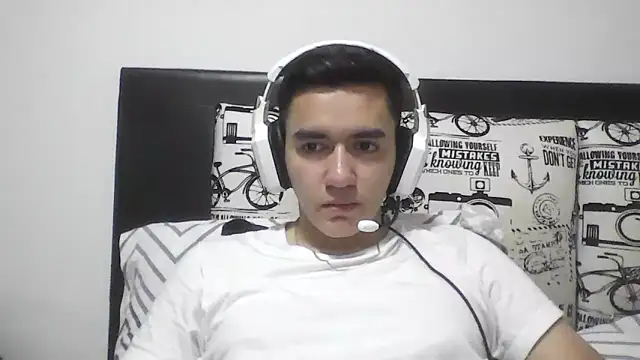 Snapshot of Estebitan_vm chatting on March 9, 2026, 3:54 am Estebitan vm online show from March 9, 2026, 3:54 am
