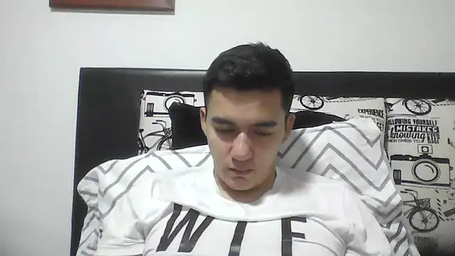Snapshot of Estebitan_vm chatting on March 13, 2026, 4:19 am Estebitan vm online show from March 13, 2026, 4:19 am