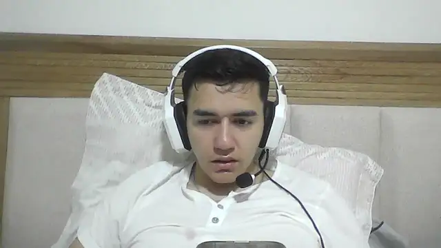 Snapshot of Estebitan_vm chatting on March 31, 2026, 4:57 am Estebitan vm online show from March 31, 2026, 4:57 am