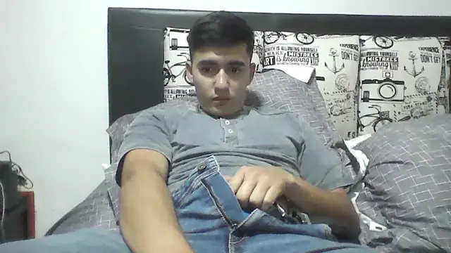 Snapshot of Estebitan_vm chatting on April 18, 2026, 1:09 am Estebitan vm online show from April 18, 2026, 1:09 am