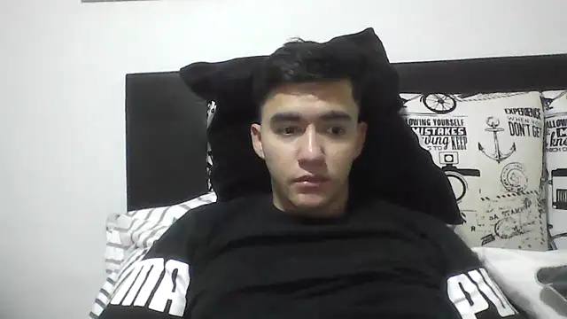 Snapshot of Estebitan_vm chatting on April 29, 2026, 12:05 am Estebitan vm online show from April 29, 2026, 12:05 am