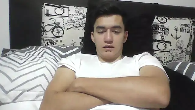Snapshot of Estebitan_vm chatting on May 10, 2026, 4:17 am Estebitan vm online show from May 10, 2026, 4:17 am