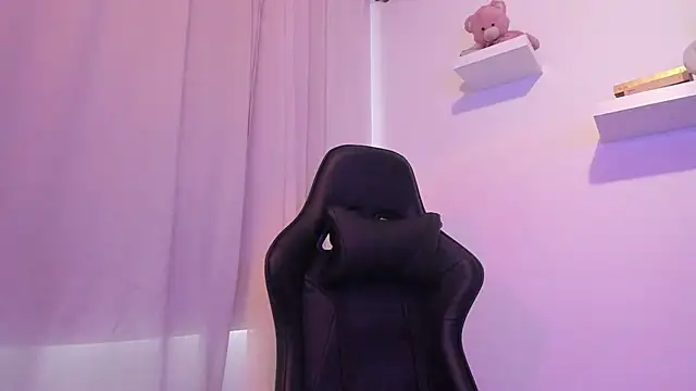 I am tori online show from February 16, 2025, 9:16 pm