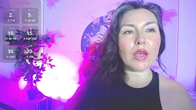 evelyn mature19 online show from October 1, 2025, 6:03 pm