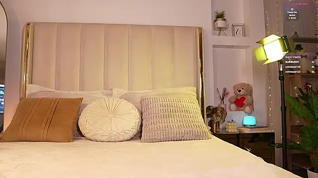 Snapshot of Sary_hott chatting on October 16, 2025, 11:28 pm Sary hott online show from October 16, 2025, 11:28 pm