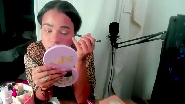 meghanSusexx online show from December 19, 2025, 9:33 pm