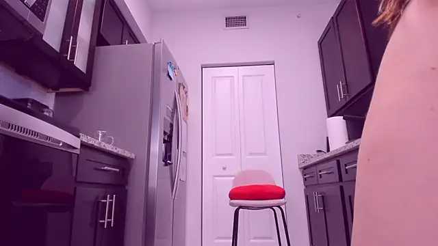 AngieDaniels1 online show from October 6, 2025, 11:40 am