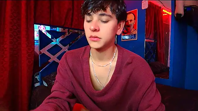 Snapshot of Luke_Howland chatting on October 31, 2025, 1:17 am Luke Howland online show from October 31, 2025, 1:17 am