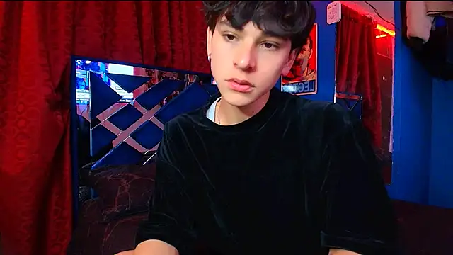 Snapshot of Luke_Howland chatting on November 4, 2025, 11:15 pm Luke Howland online show from November 4, 2025, 11:15 pm