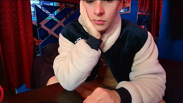 Snapshot of Luke_Howland chatting on November 6, 2025, 12:44 am Luke Howland online show from November 6, 2025, 12:44 am