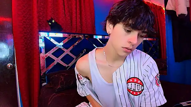 Snapshot of Luke_Howland chatting on November 28, 2025, 12:35 am Luke Howland online show from November 28, 2025, 12:35 am