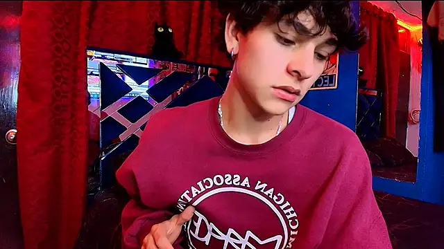 Snapshot of Luke_Howland chatting on December 5, 2025, 1:03 am Luke Howland online show from December 5, 2025, 1:03 am