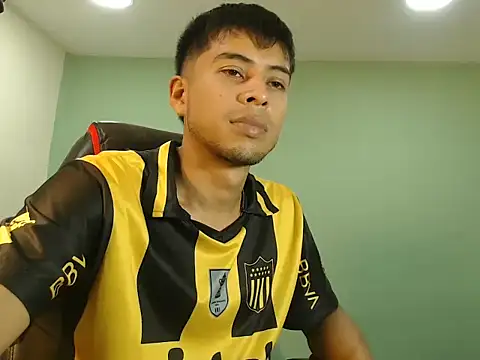 Snapshot of danielitopapuu chatting on December 17, 2025, 4:51 am danielitopapuu online show from December 17, 2025, 4:51 am