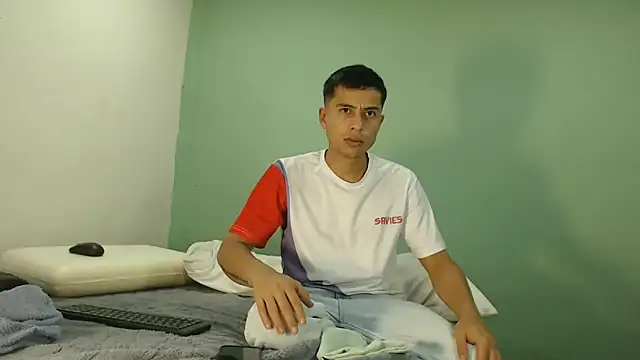 Snapshot of danielitopapuu chatting on February 5, 2026, 4:17 am danielitopapuu online show from February 5, 2026, 4:17 am